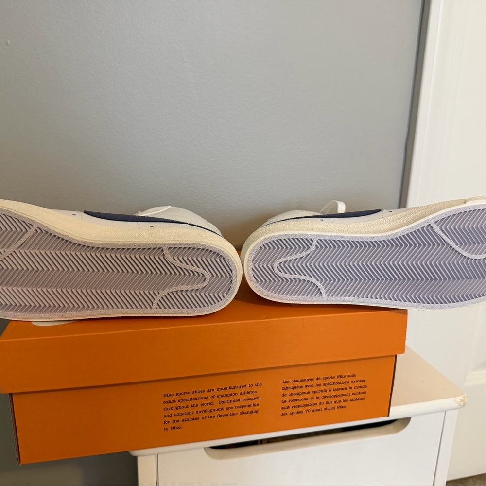 Nike Women’s BLAZER MID 77 White diffused Blue Sail High-Top Sneakers - Picture 5 of 9